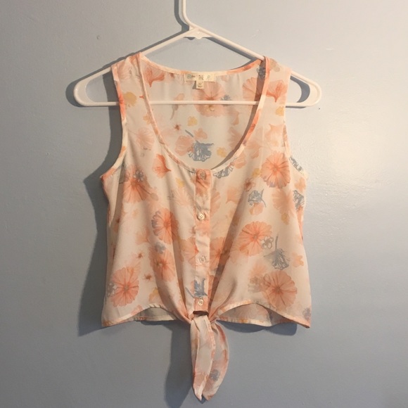 Love & Fire Button Down Floral Top w Front Tie - Picture 1 of 8